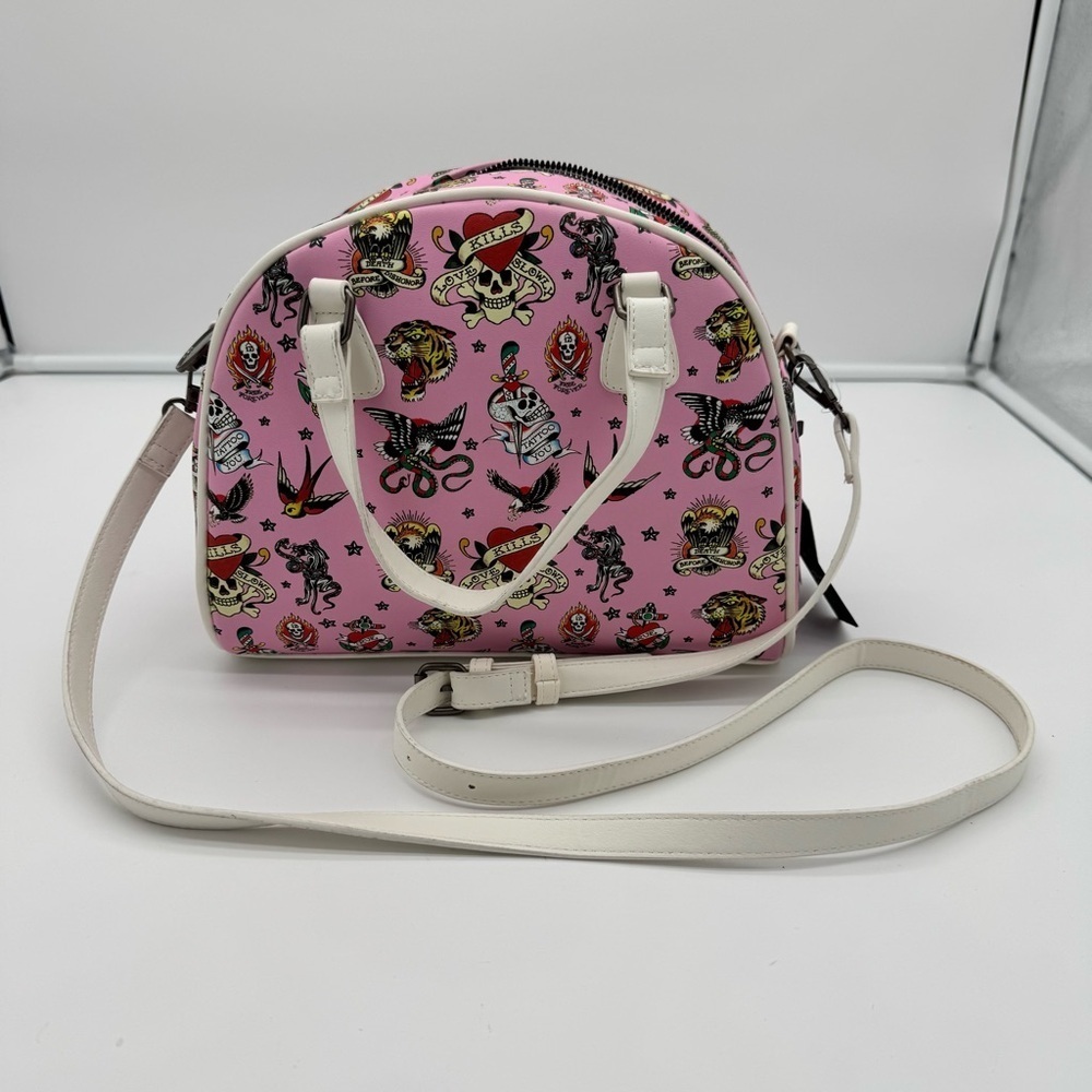 Ed Hardy Tattoo Women’s Skull & Roses Print Pink WeekenderCrossbodyShoulder Bag - Picture 3 of 13